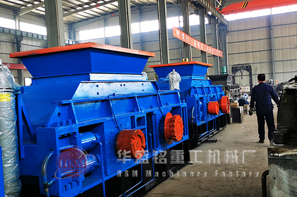 大型對輥破碎機發(fā)貨圖