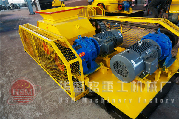 對輥破碎機(jī)圖片